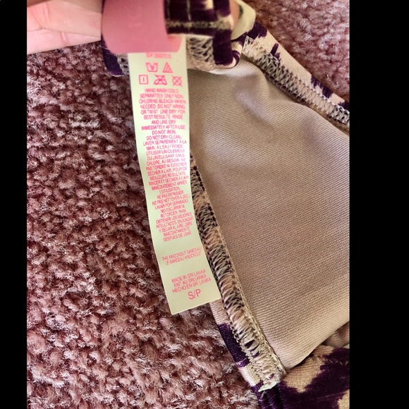 NWOT Victoria’s Secret Bikini Top - Picture 4 of 8